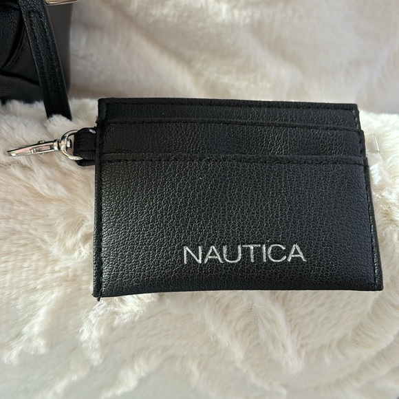 Nautica Bag Excellent condition - Picture 2 of 7